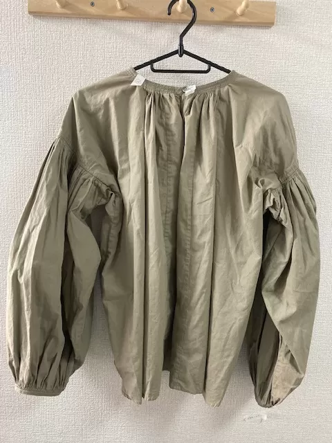 オリジナルブラウスを少ない生産数で製造