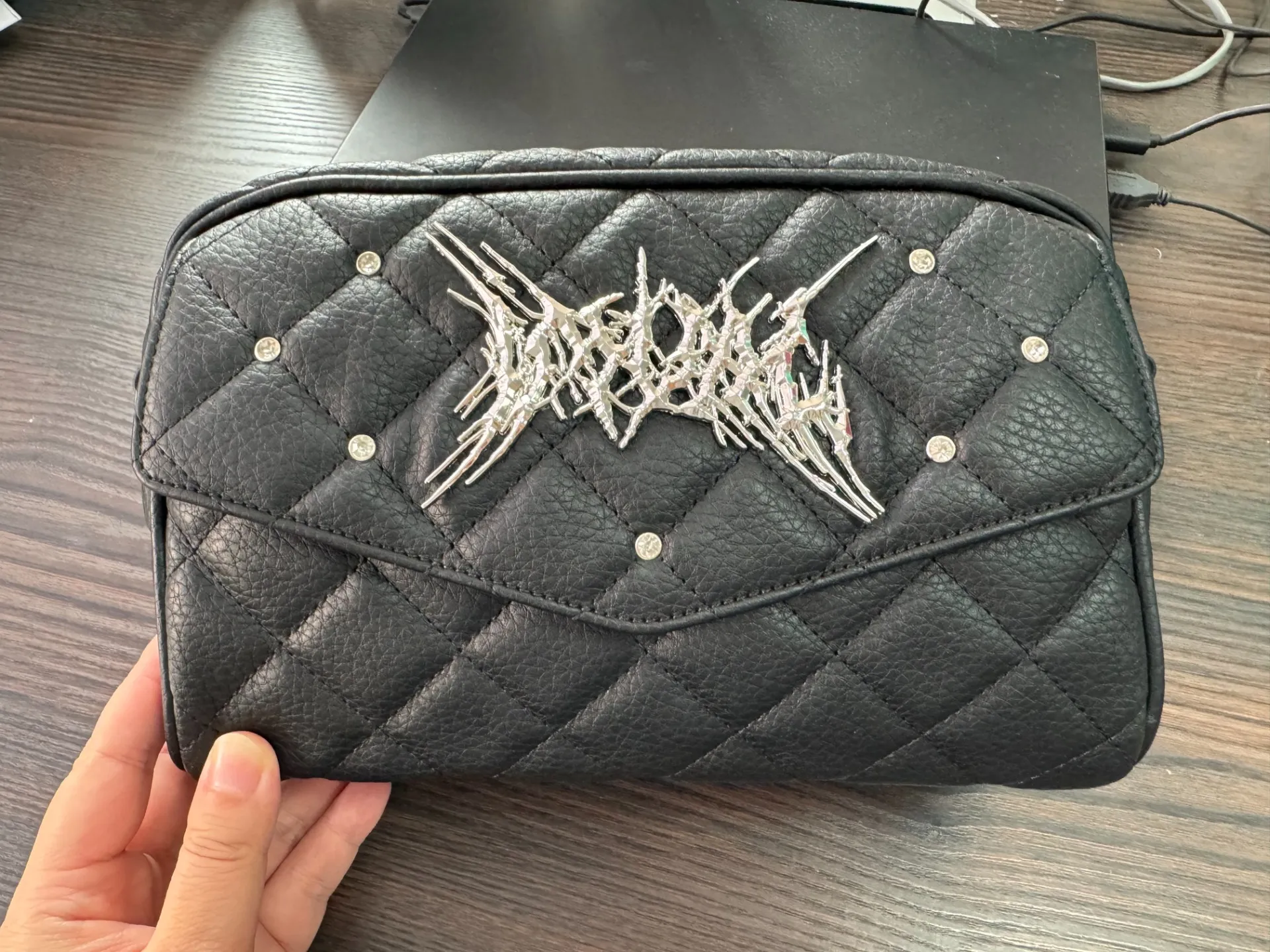 個人向けOEMから法人向けOEM、雑貨、アパレル、犬服まで、幅広く対応。小ロット生産得意です。