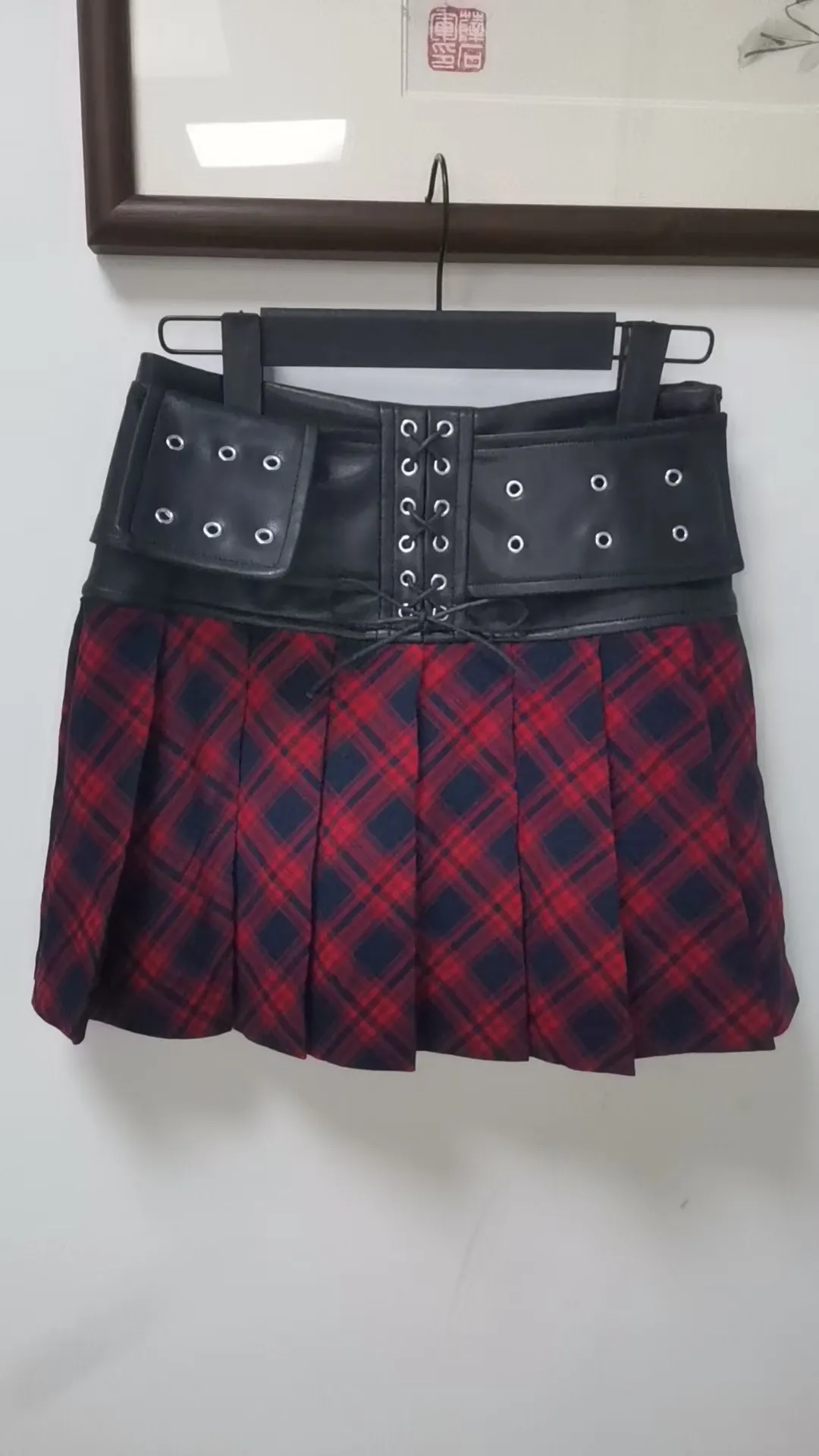 キャラクターコラボのスカート、小ロット生産、OEM生産