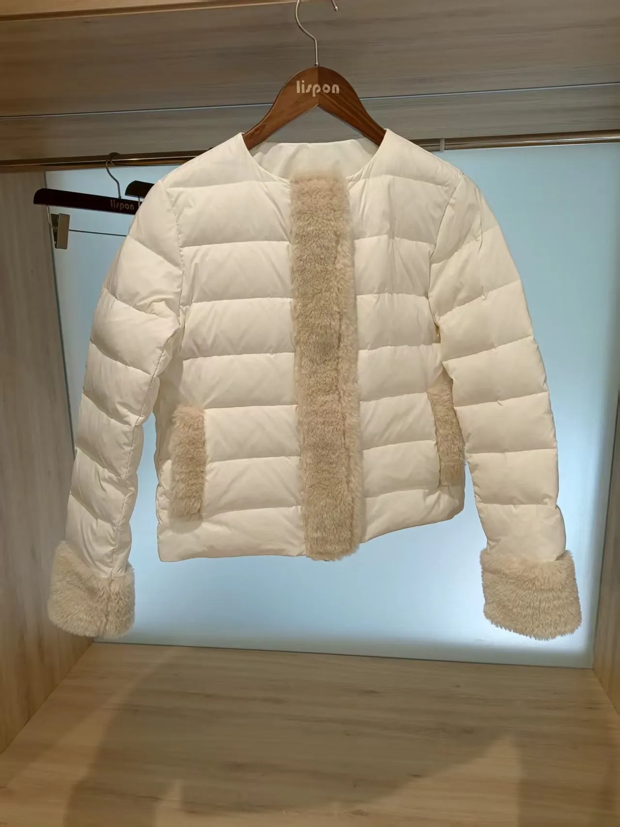 ダウンジャケットの小ロット、オリジナルデザイン、OEM生産