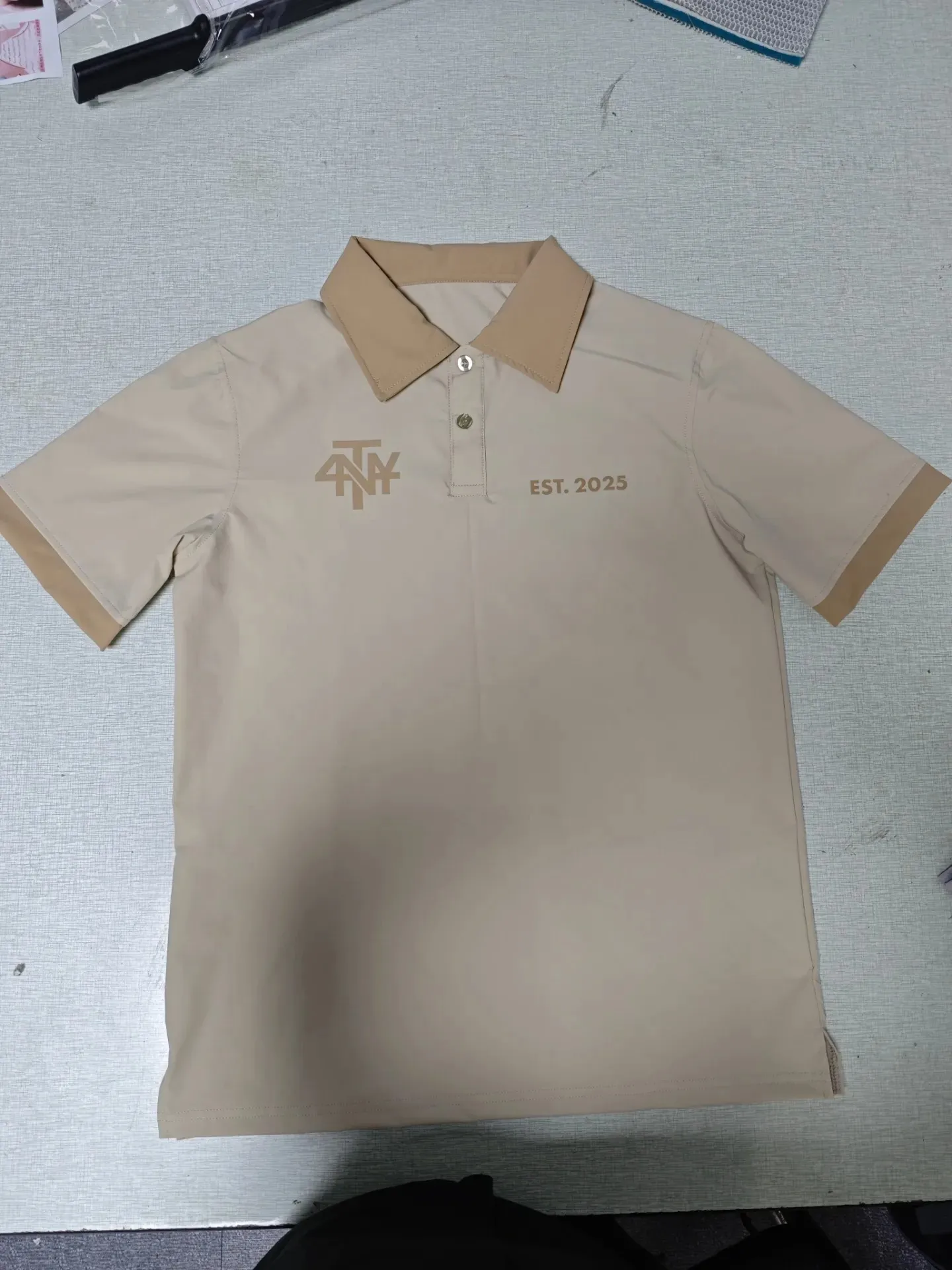 スポーツウエア（ゴルフ）小ロット、OEM生産。ポロシャツ、