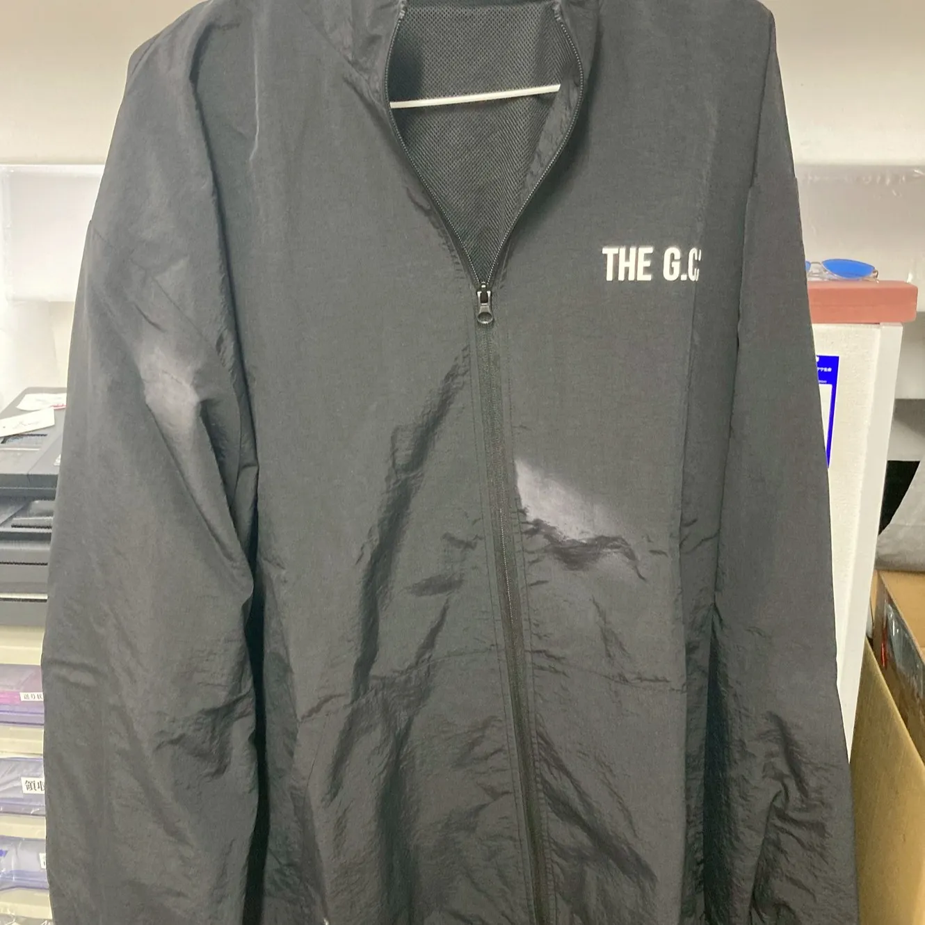 ナイロン素材ジャケットです。