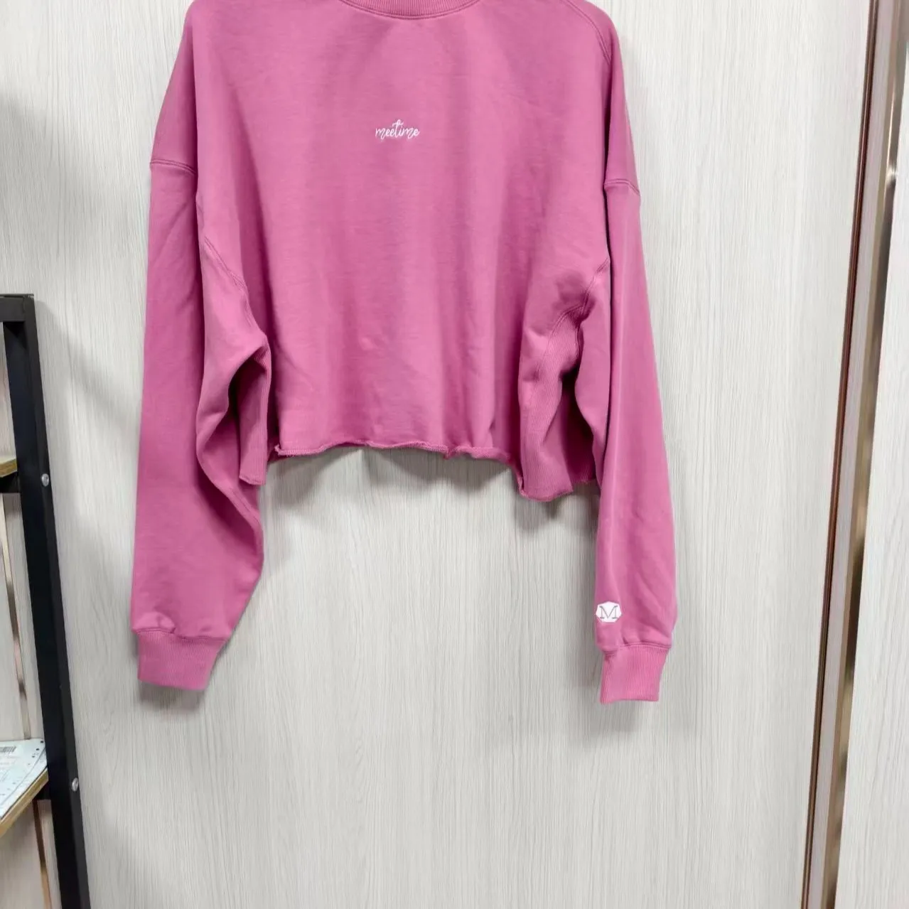 このデザイントレーナーは、小ロットOEM生産にて作られており...