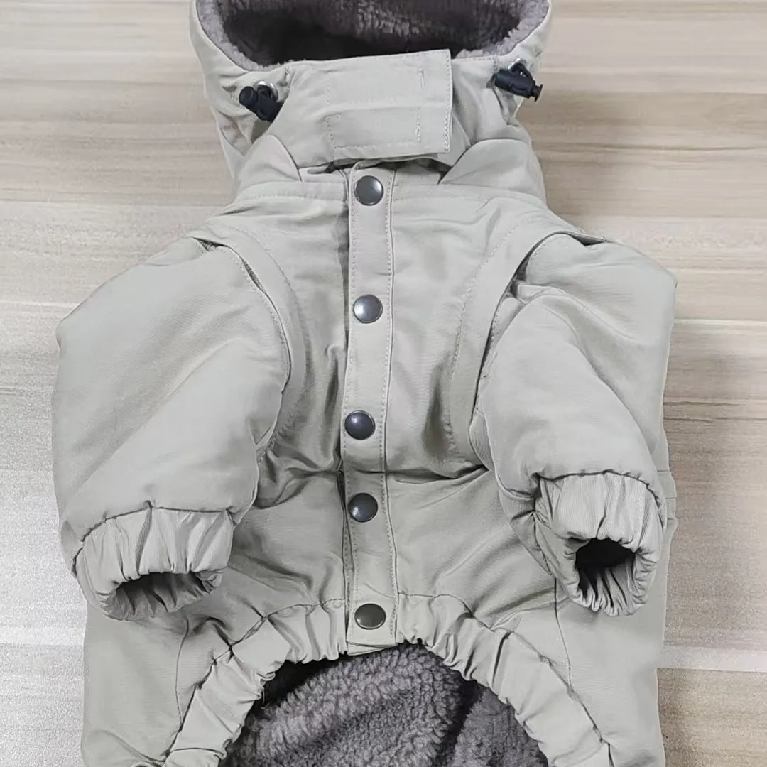 犬服のアウトドア系商品を中心に、中綿やダウンを使用した製品を...